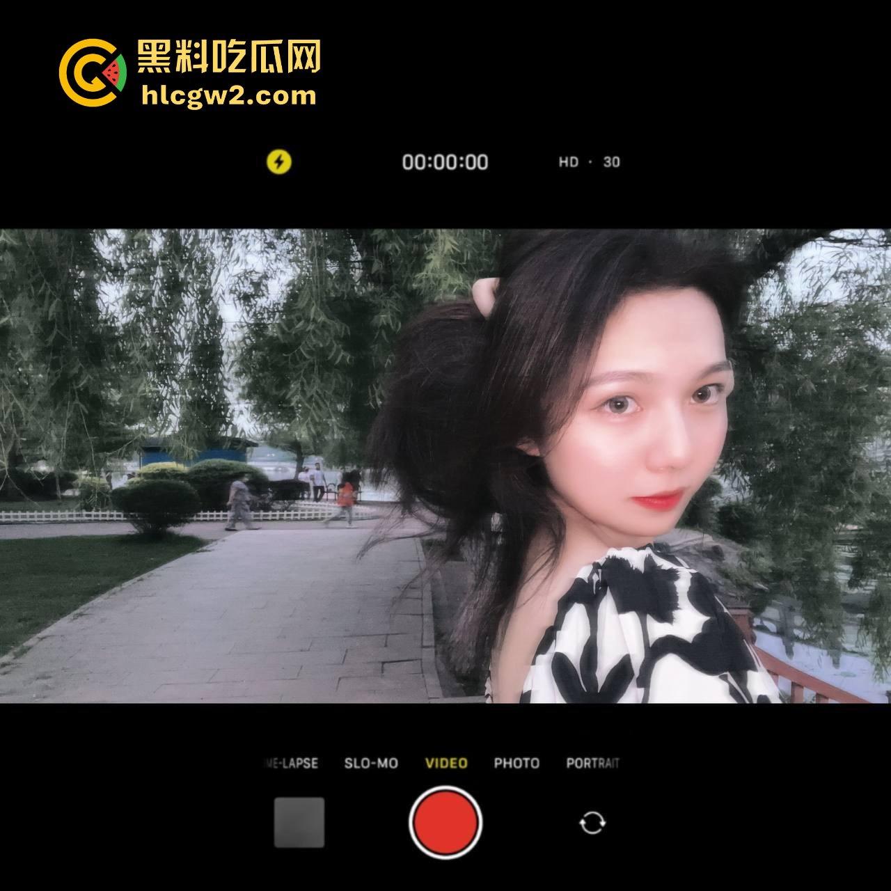 山西太原15中实习教师【童佳琪】骚浪视频泄露 私密视频中跪舔肉棒被操哭，娇喘浪叫浪得像条狗！-6