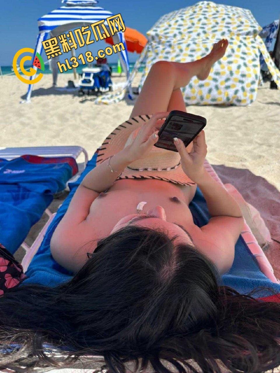 纯情反差女大学生的放荡生活,海滩露脸全裸秀,无毛一线天嫩穴性感诱人,回到酒店饥渴的男友直捣黄龙!-4