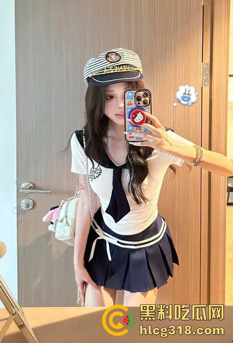 常州师范大学校花【李子秋】，白月光级极品女神，却成为金主包养的小野猫，火辣暴露自拍流出！-1