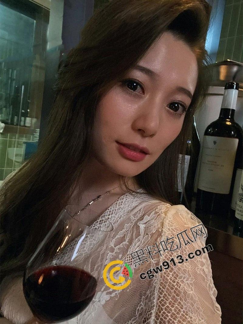 江苏银行风骚少妇的诱惑！当洁白美乳遇上领导大屌，制服诱惑中的疯狂淫乱-6