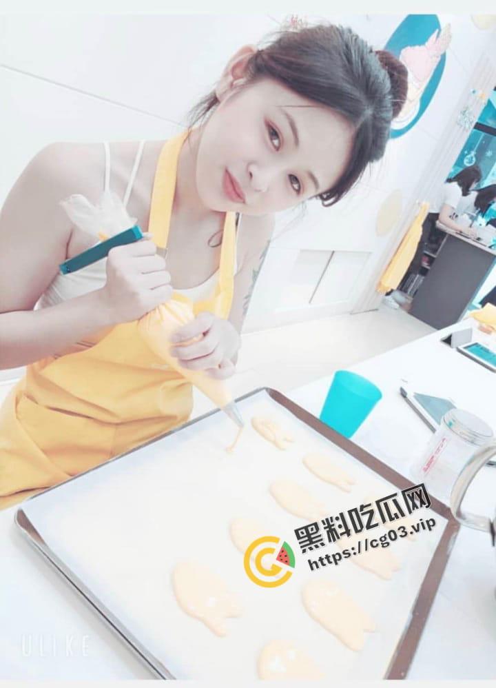 浴血奋战！台湾中山大学 纹身叛逆小妹开房与炮友大玩性爱自拍 年轻人玩的激情 月经期间强闯红灯干-4