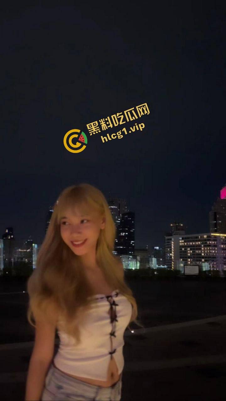 偷情的快乐谁懂！泉州反差婊贱母狗『罗丹妮』背着男友在外偷吃土豪大哥 惨遭曝光！-4