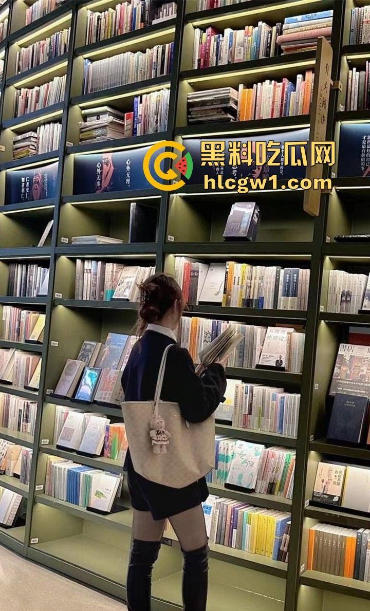 舔屁眼舔到潮喷！上海高冷女神『姜欣』堕落成富二代贱狗，屁味加精液舔到嗨叫，这骚劲连狗都跪服！-7