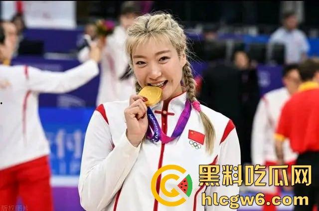 中国女篮『李梦』塌房裸聊、约炮、做情妇全被扒 正宫爆猛料放视频反击 官宣分手疑似自保 球迷看懵了！-15