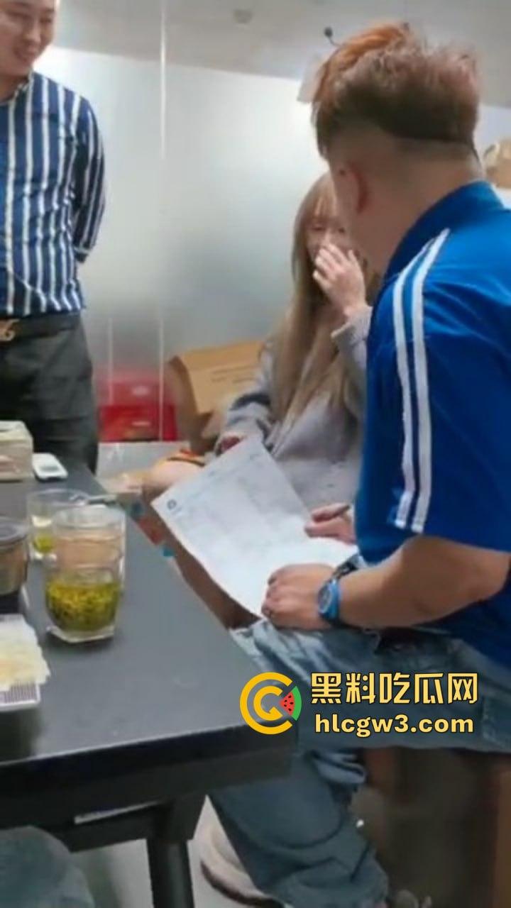 KTV小姐面试全程曝光，面试只是前菜，口试和后续实操才是真高潮，一个个被操到腿软！-5