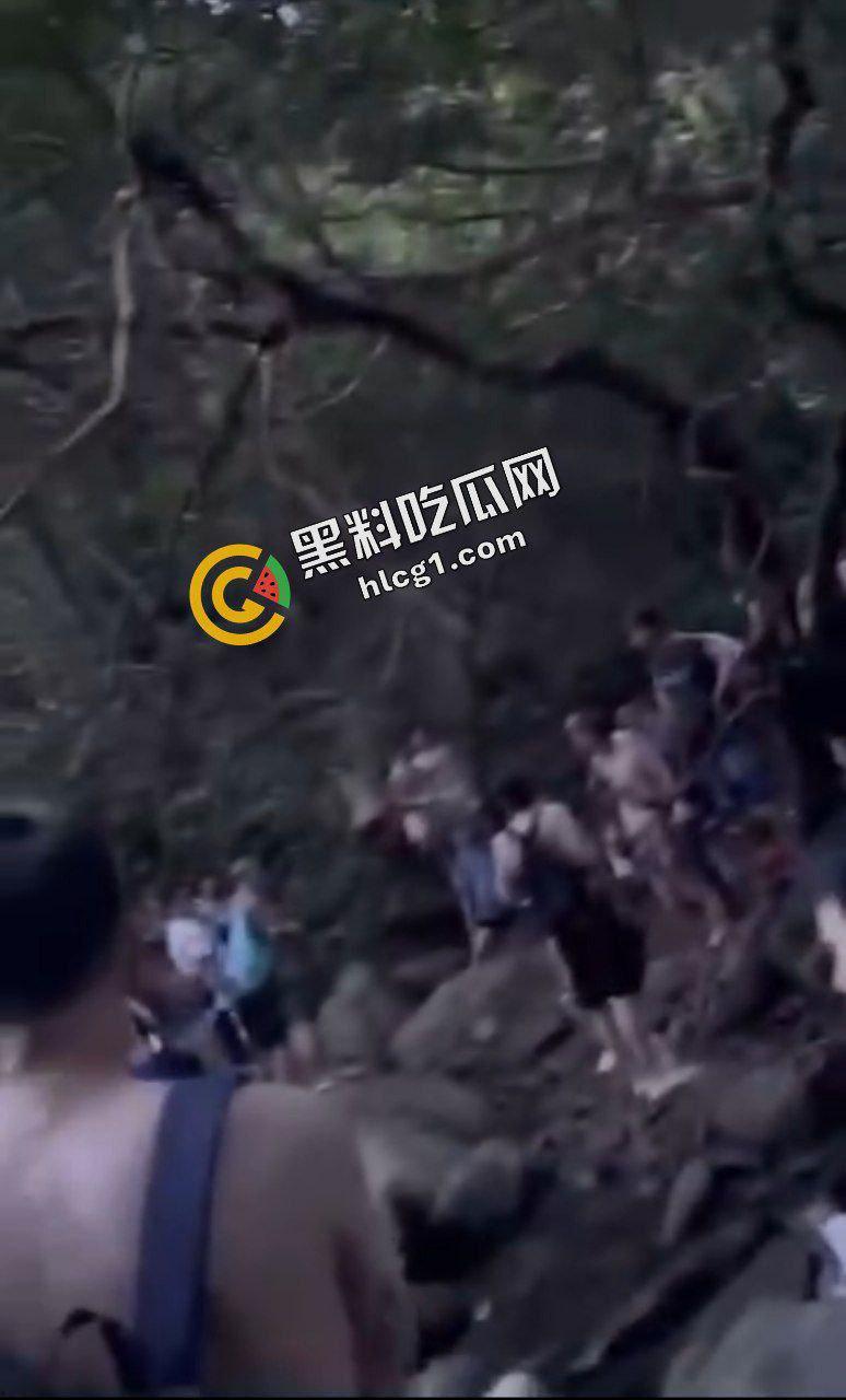 逆天事件!深圳老虎涧瀑布组织开淫趴 聚众淫乱 中年男同性交-4