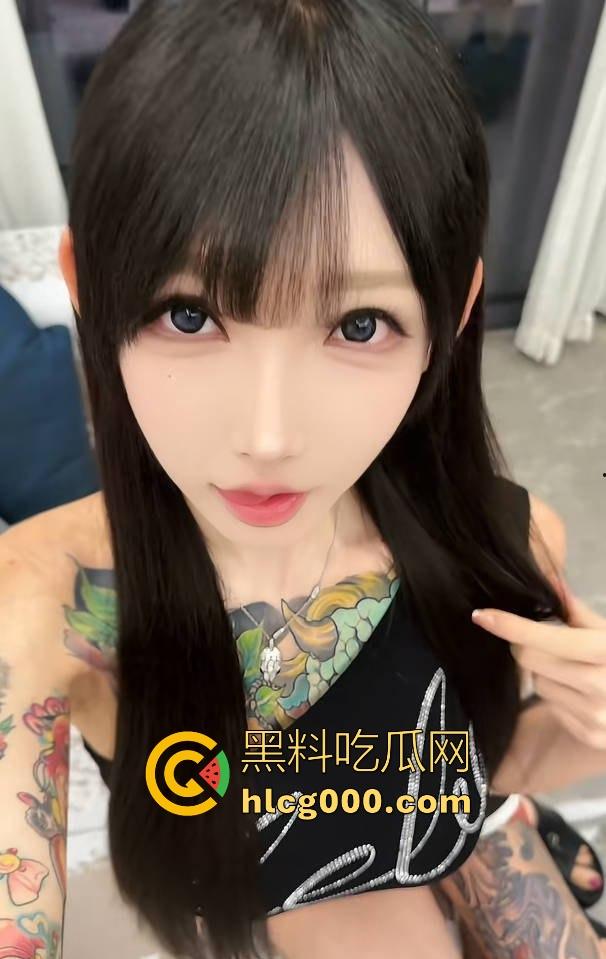 抖音符文战士【mo你别哭】高价福利视频流出，甜美外表下藏着惊人反差，高冷御姐跪舔展示绝顶口活性爱！-2