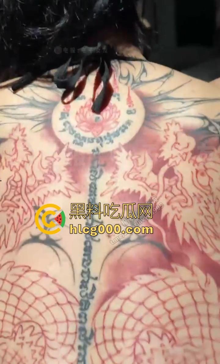 抖音符文战士【mo你别哭】高价福利视频流出，甜美外表下藏着惊人反差，高冷御姐跪舔展示绝顶口活性爱！-7