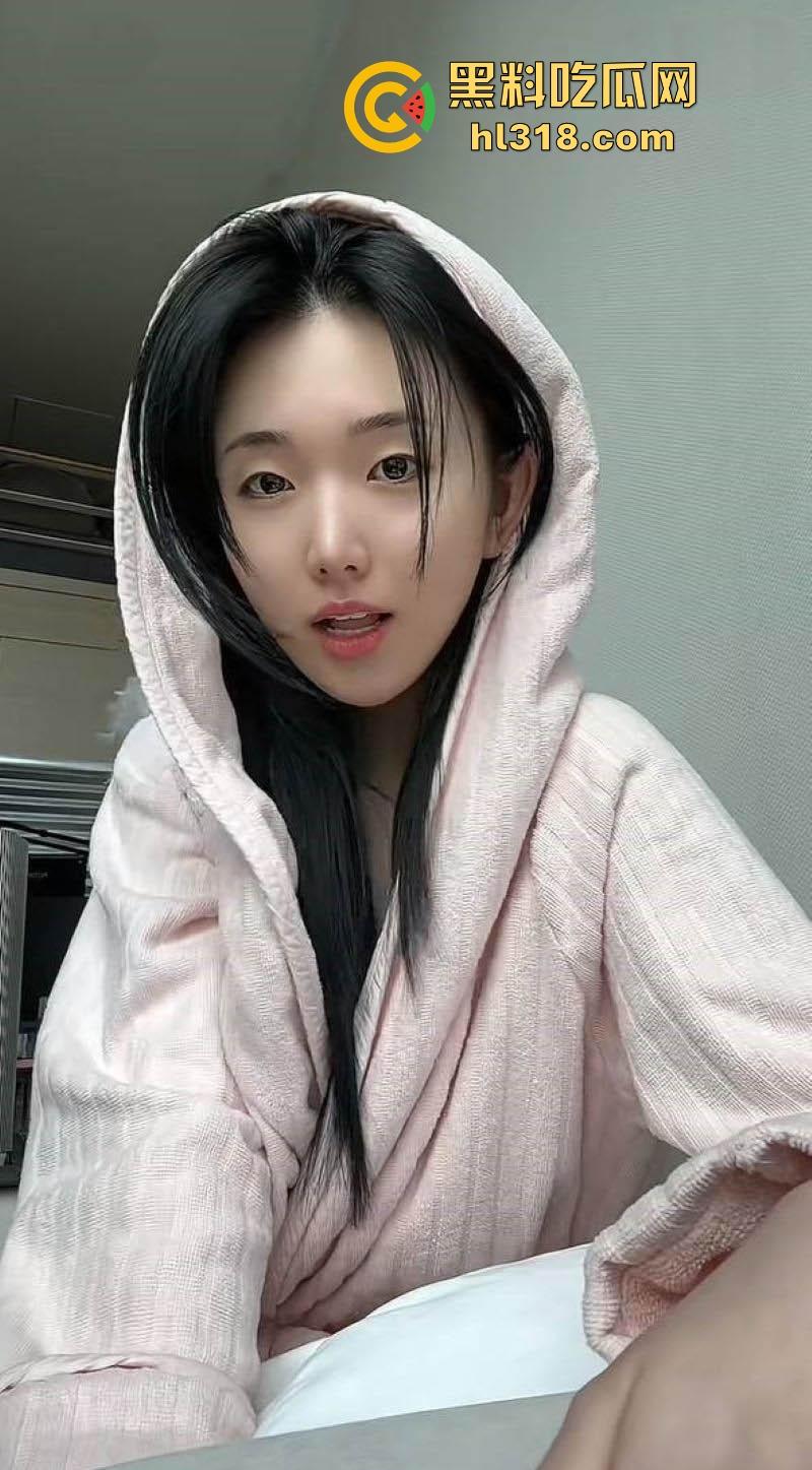 抖音极品性感网红【李妍雨】粉丝福利曝光,绝美颜值魔鬼身材,全裸自慰揉奶堪称榨精神器!-5