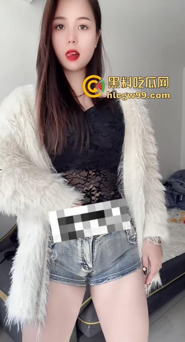 快手网红【小婊妹】明码标价200买自慰，2000线下一夜情，颜值平平还敢卖这么贵，真把自己当金逼了？-15