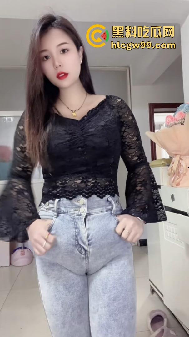 快手网红【小婊妹】明码标价200买自慰，2000线下一夜情，颜值平平还敢卖这么贵，真把自己当金逼了？-16