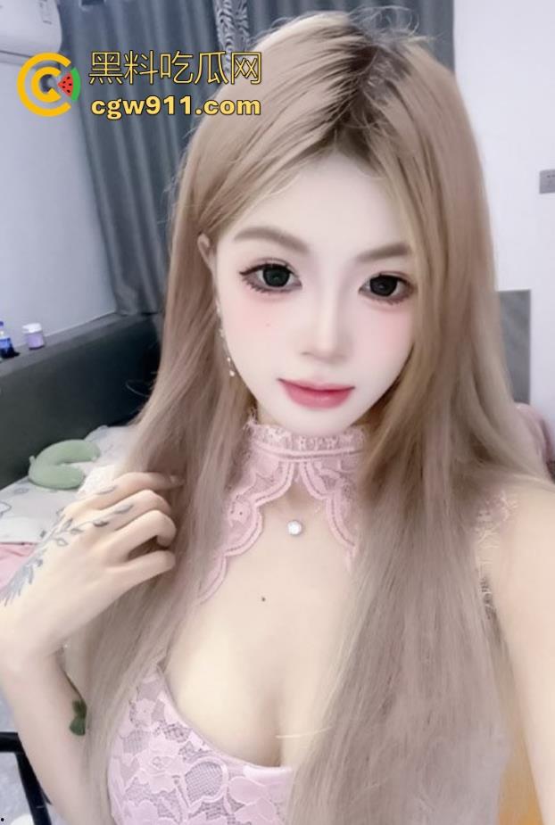 高颜值纹身母狗，制服吊带极品身材，镜前口交女上骑乘，淫水狂飙，无套猛操射胸上，爽得一批！-3