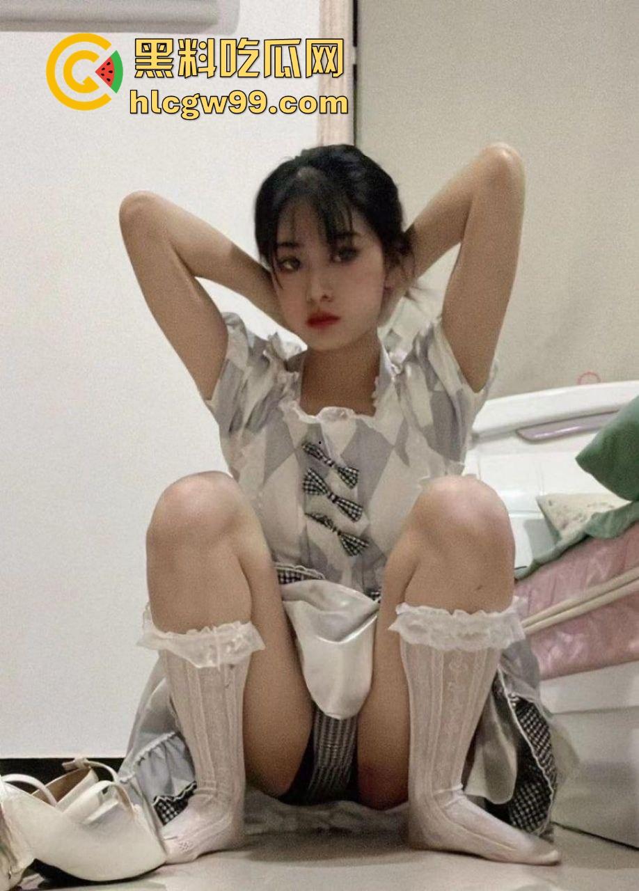 秦皇岛纺织轻工学院大瓜,黑森林女大学生【赵汝怡】寒假被网调裸聊,视频遭录屏流出,开学直接在国产区露脸!-22