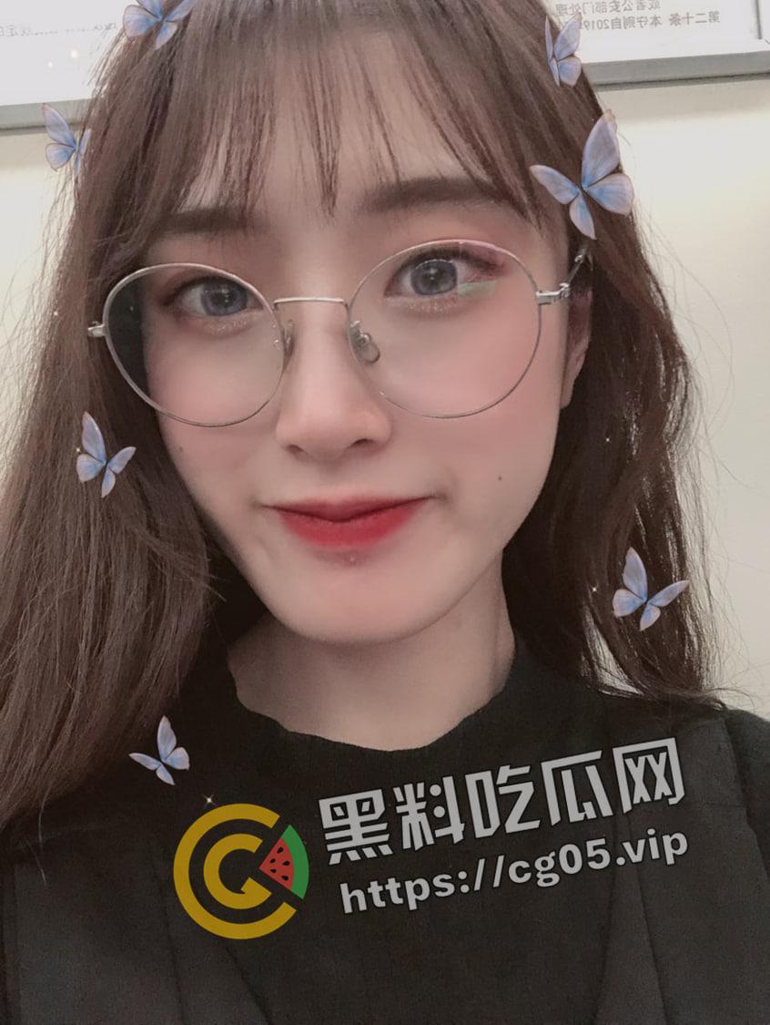 眼镜一摘 火力全开!研究生反差婊摘掉眼睛疯狂口角 涡轮压缩机上身疯狂榨精 研究生肉片就是好吃-6