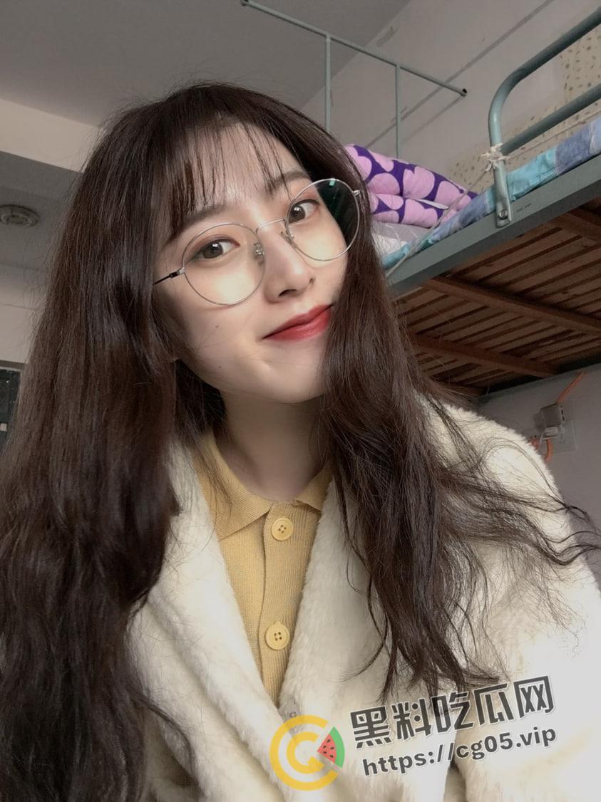 眼镜一摘 火力全开!研究生反差婊摘掉眼睛疯狂口角 涡轮压缩机上身疯狂榨精 研究生肉片就是好吃-7