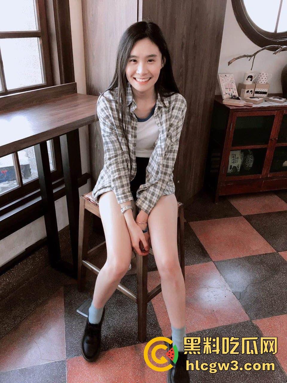 台湾骚浪老师【钟雅姿】自拍遭渣男爆泄，反差骚货现场被肏哭，视频全程高能，浪叫到喷汁！-1