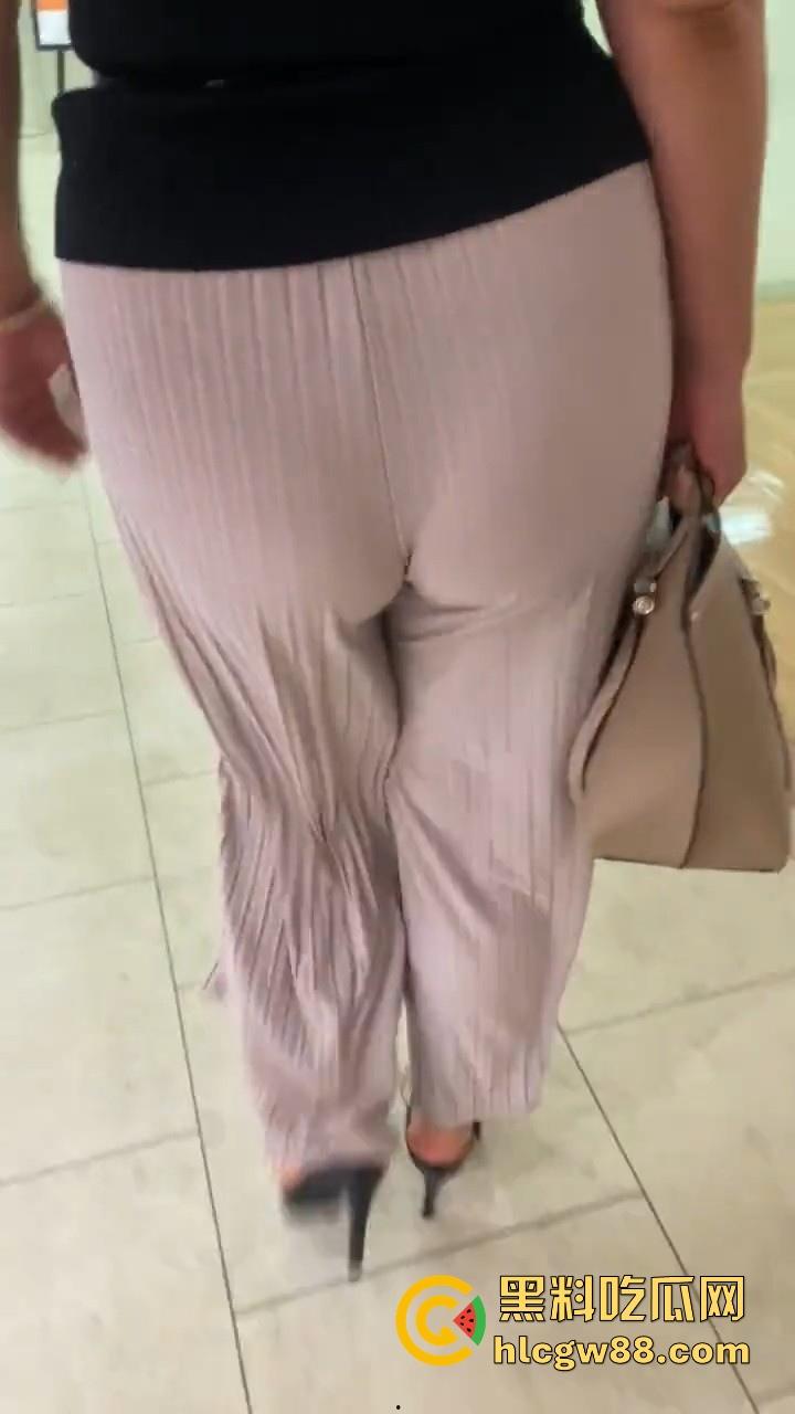 三十女人如老虎！精神小伙榜上熟女富婆 少妇身穿黑丝只为小情人更猛的抽插 性欲极强 小伙你顶不顶的住呀-5