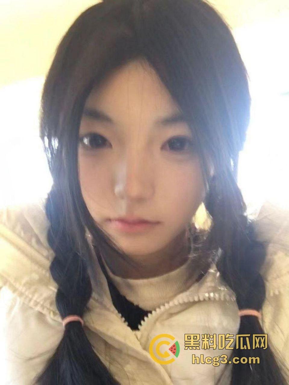 上海00年『叶蓉蓉』沦为金钱奴隶！清纯女神小萝莉与金主爸爸口交私拍曝光，男友心碎成绿帽侠！-3