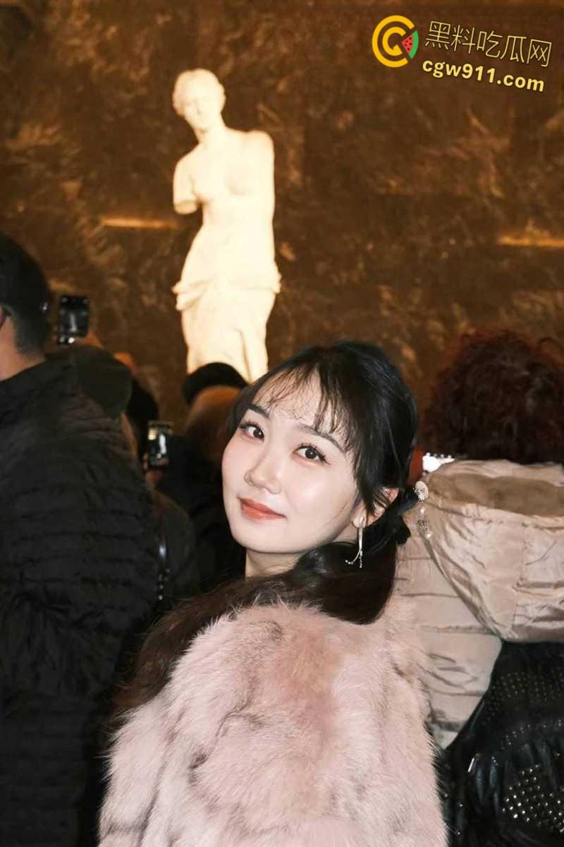 上海外国语大学【王静瑶】,性感御姐下海卖淫,屁眼还被灌入矿泉水调教,菊花还被大屌对着小便 !-2