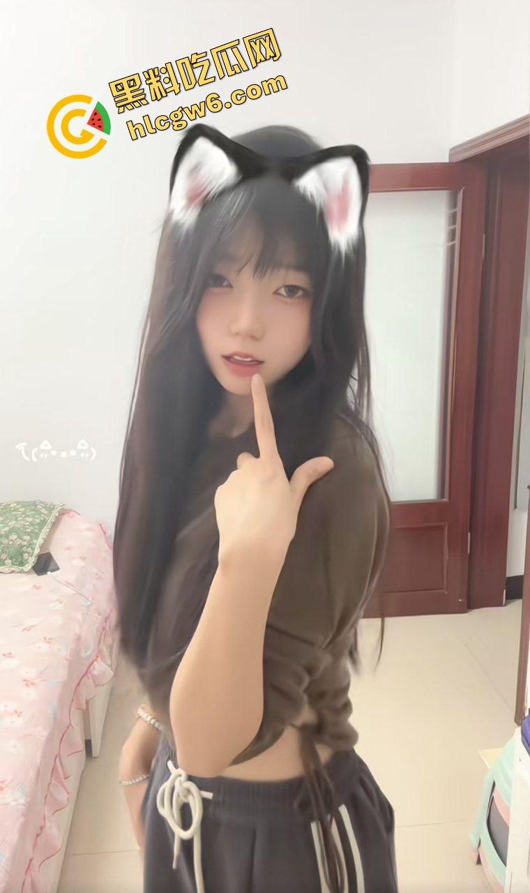 湖南邵阳学院清纯甜妹细腰炮台『戴佳怡』全自动骚臀小骚逼 主动抽插金主鸡巴!原创独家曝光流出!-3