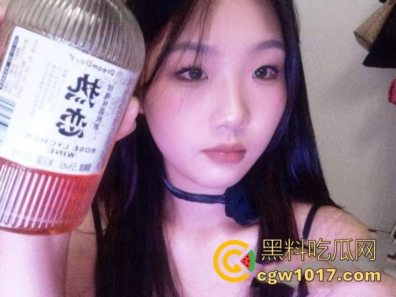 天津体育学院音乐系学姐与体育男友激情自拍泄露，丰满学姐配180体育学弟注定是场恶战，骚货自带M属性床上功夫深厚！-6