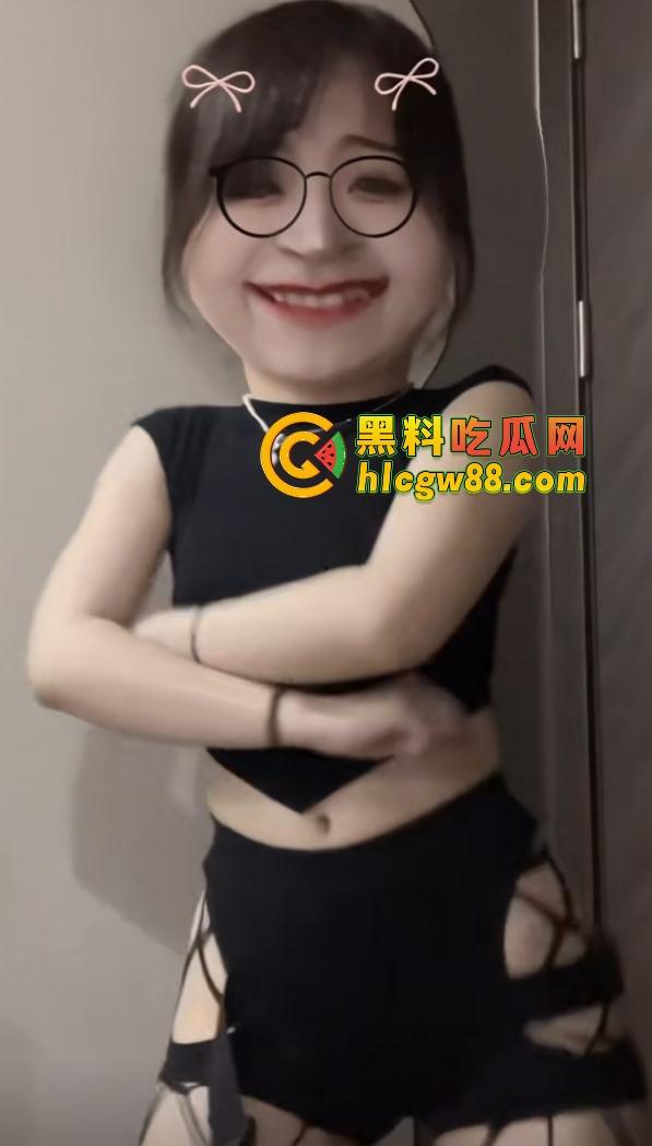 GTA百亿美金账户截图炸翻抖音，评论区炸成淫窝，不吃香菜疯狂私信求被草不问真假，私信爆满舔到不要脸！-12