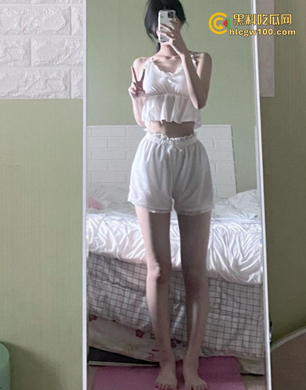 韩国顶级身材高颜值小姐姐调教视频泄露，高冷御姐脸配淫荡内心，巨乳肥臀任男友摆弄，床上表现让人想操作一波！-4