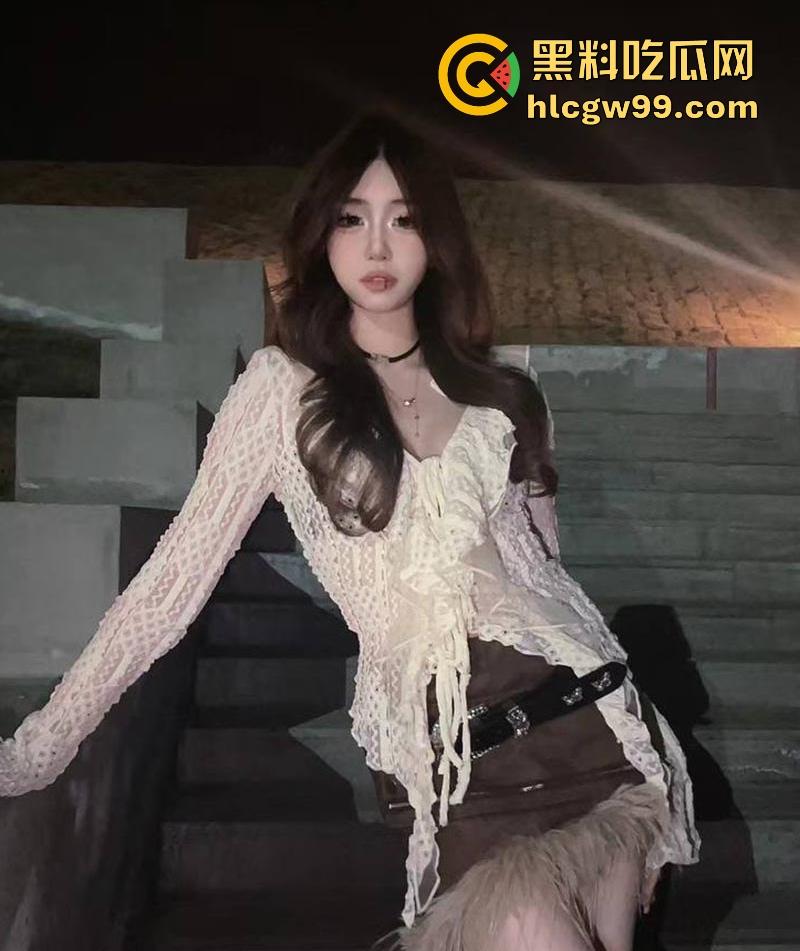 四川成都美女伴游【吴瑾怡】卖逼视频曝光,3000一天陪玩陪睡,高颜导游变母狗捞金榨精,无套后入淫骚至极!-2