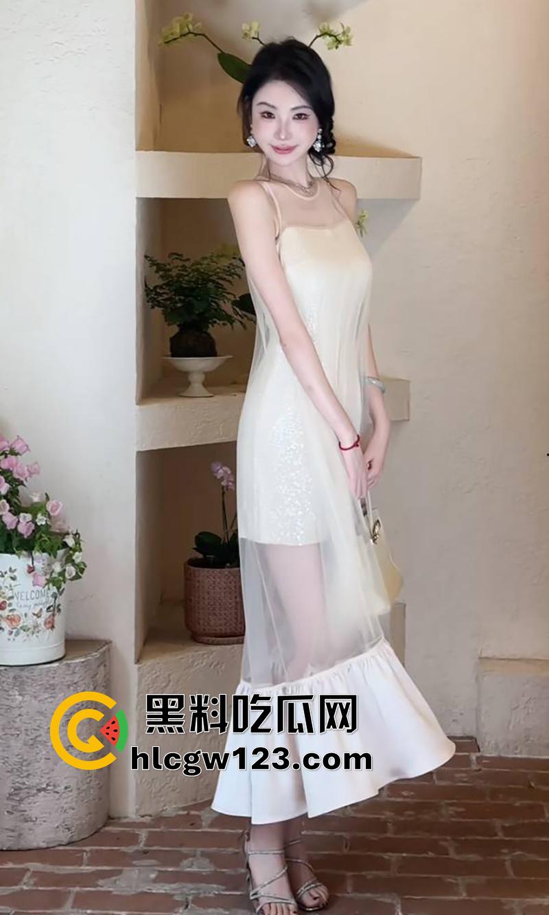 抖音服装界诈骗大神【Sun雅乔】,专坑无知小仙女,表面女神背地富人母狗,各种约炮群p淫荡至极!-5