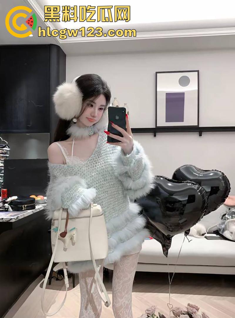 抖音服装界诈骗大神【Sun雅乔】,专坑无知小仙女,表面女神背地富人母狗,各种约炮群p淫荡至极!-6