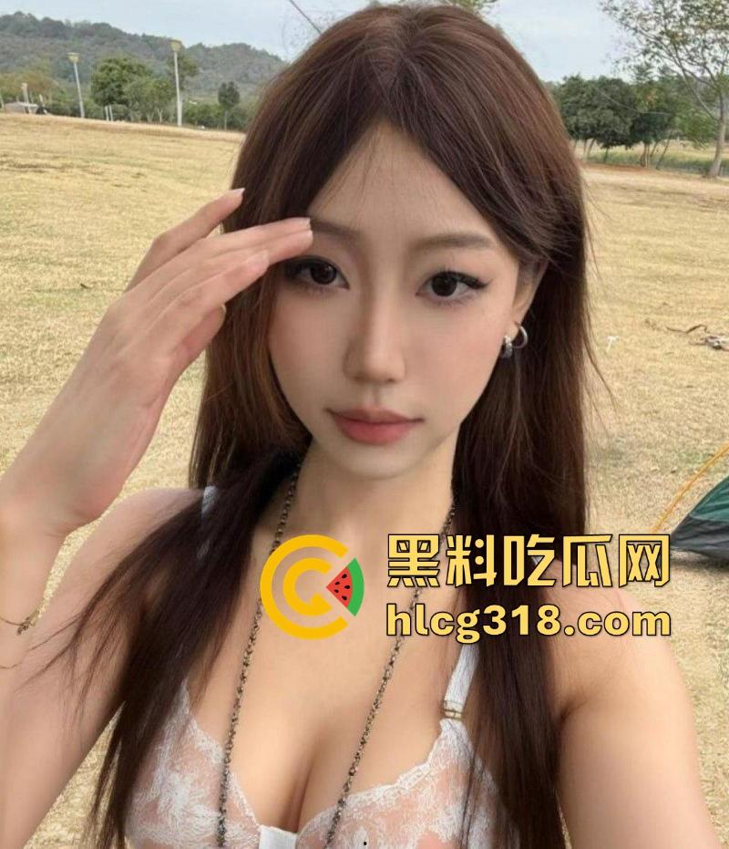 湖南师范学院【林钦怡】长相清纯身材火辣，超绝反差痴迷多人运动，被炮友前后夹击3P操出哭腔。-1