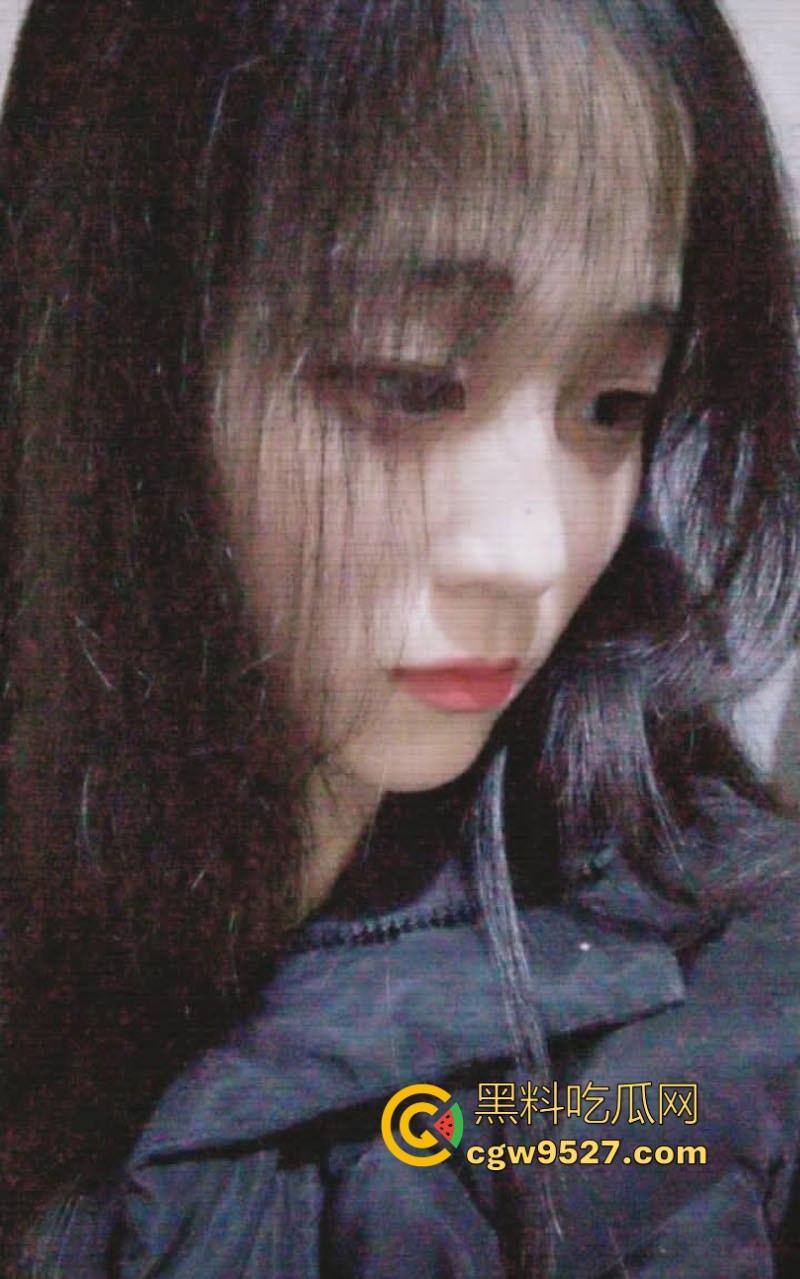 江南大学甜美女大【廖夏晴】小美遇人不淑跟绿帽渣男激情视频泄露，翘臀高抬跪床求操，淫水喷涌尽显狂野！-4