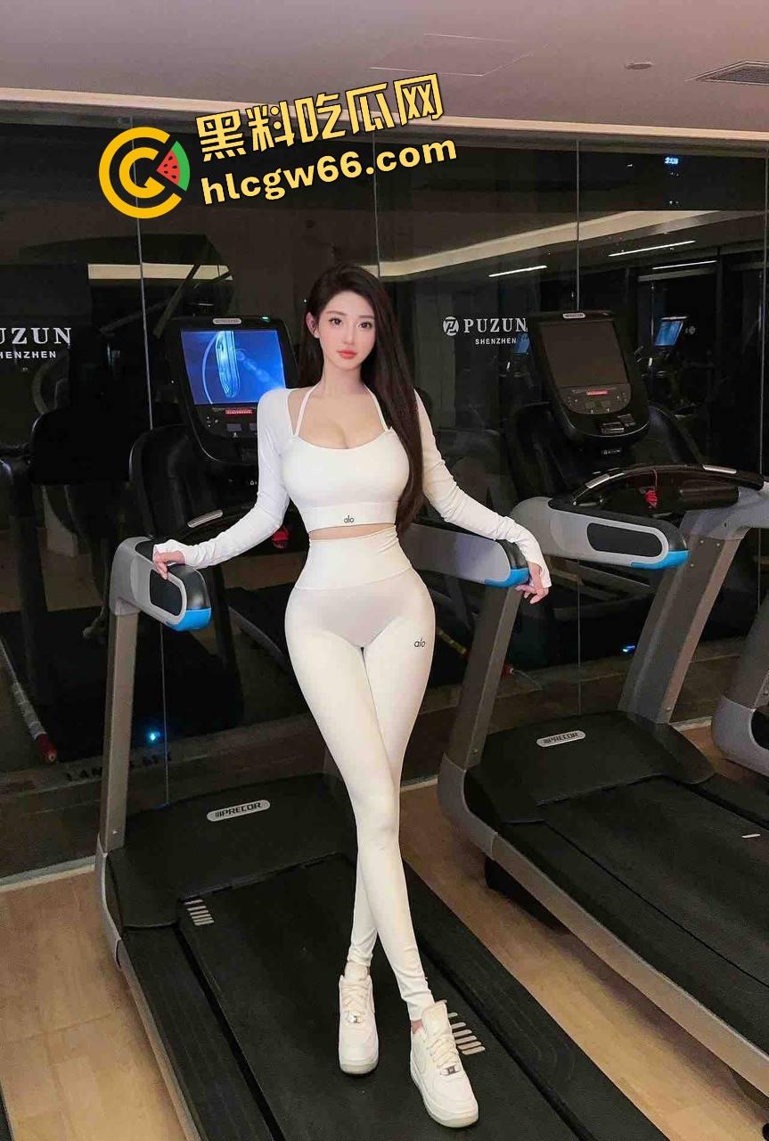 不怕女神骚，就怕女神会练腰，健身房女神『沐沐 』大奶水蛇腰操起来顶爆天花板，操起来腰比肉棒还灵活！-4