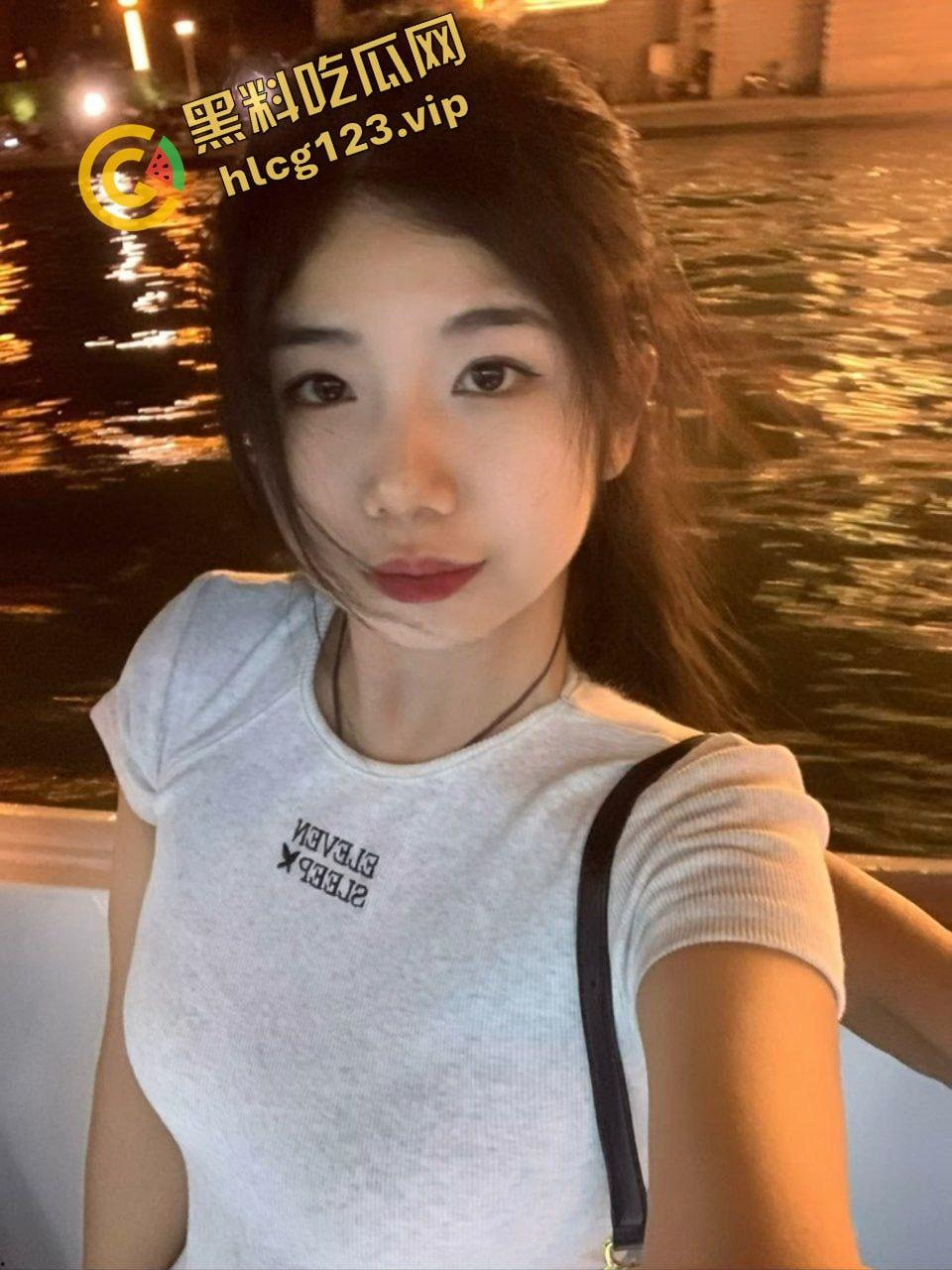 社交平台网聊真实曝光 18岁性感少女『许佳乐』裸聊卖视频 800就能包夜 原创流出 先看先撸！-13