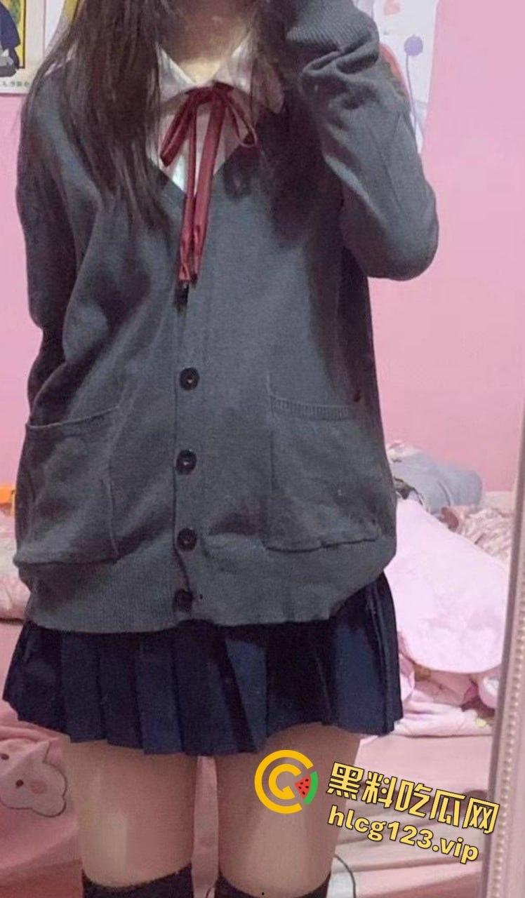 极品双马尾学生妹【欢欢】，甜美萝莉风格私下大反差！COS扮装直播裸舞让人把持不住！-12