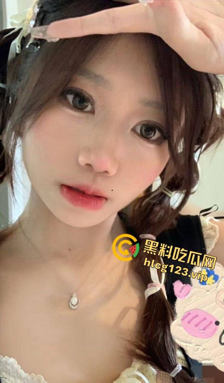 极品双马尾学生妹【欢欢】，甜美萝莉风格私下大反差！COS扮装直播裸舞让人把持不住！-22