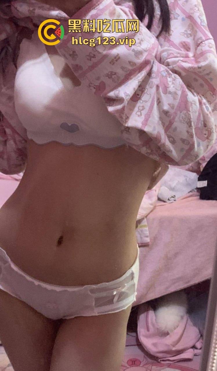 极品双马尾学生妹【欢欢】，甜美萝莉风格私下大反差！COS扮装直播裸舞让人把持不住！-49