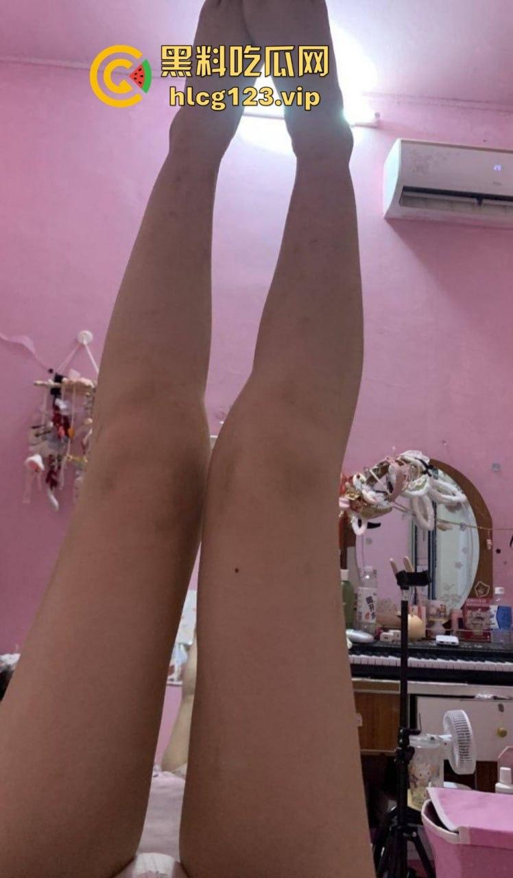 极品双马尾学生妹【欢欢】，甜美萝莉风格私下大反差！COS扮装直播裸舞让人把持不住！-51