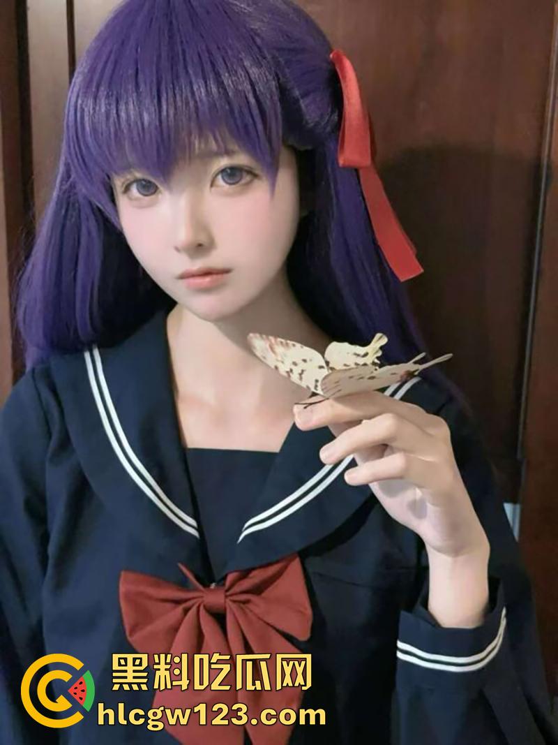 颜值coser【花卷】绿帽大瓜，漫展被富哥400w被包养，竟带前任来富哥房子打炮，结果被曝光！-22