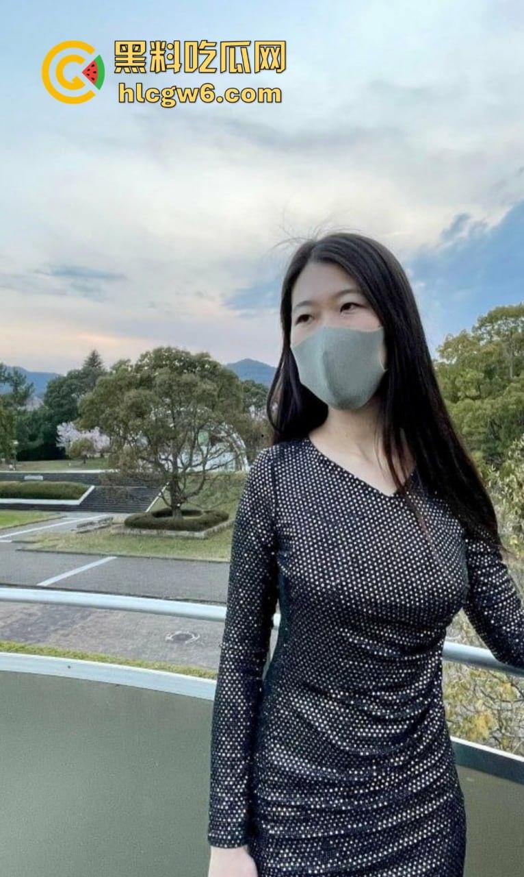 黑丝少妇【米妮】情趣制服姿势解锁！OnlyFans骚浪女王秀美腿，一双黑丝长腿看得人血压飙升，鸡巴直接站满分！-16