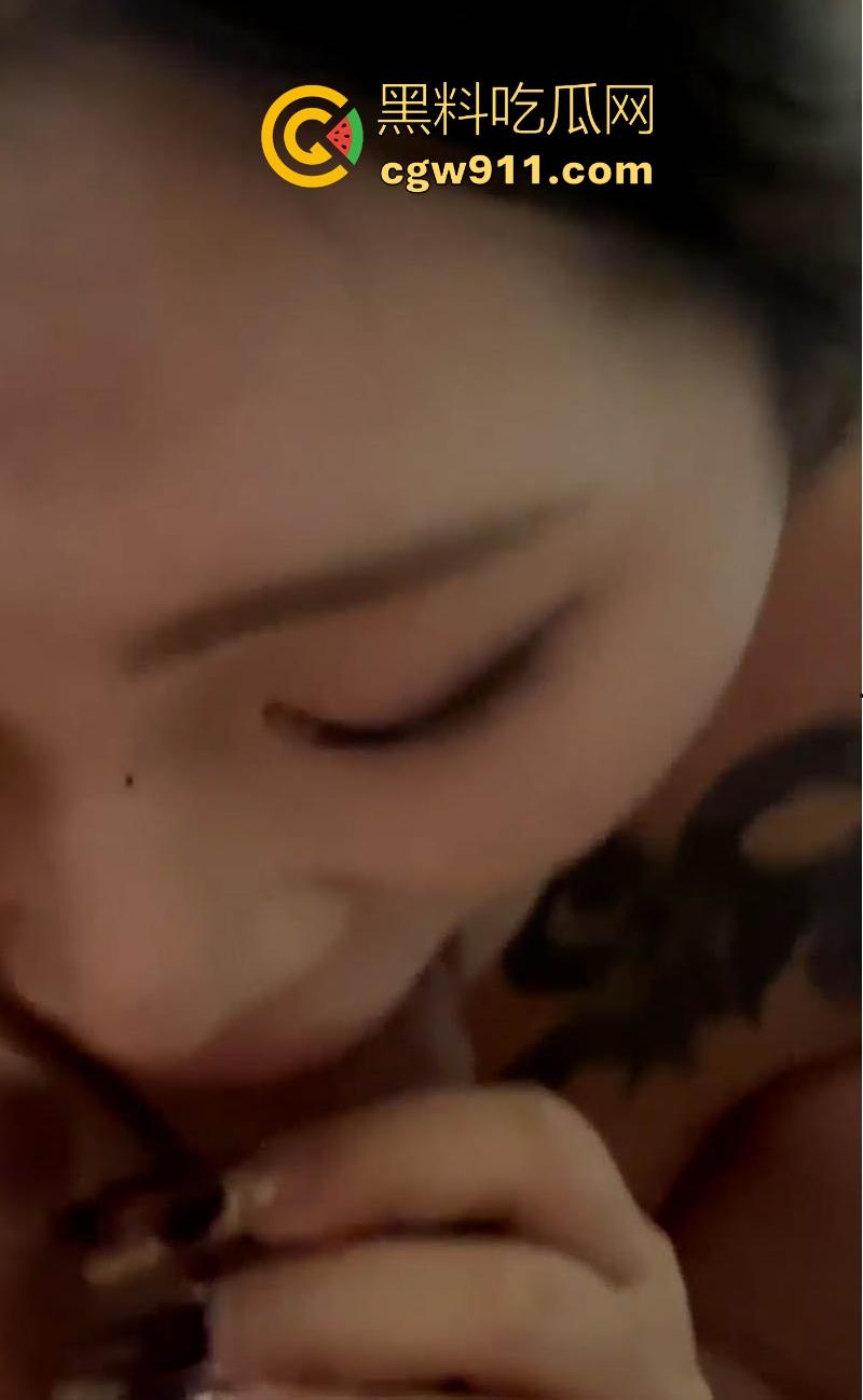 土豪豪掷千金约炮极品花胸美女，御姐气质风情万种，顶级身材诱惑勾魂，深喉吞精彰显母狗本色！-6