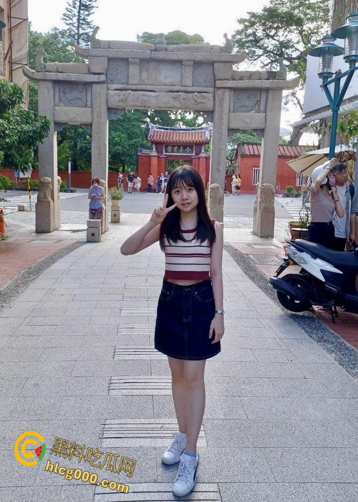 上海交通大学女大学生【余乐华】，被渣男网恋面基，强推调教良家小妹，带上眼罩秒变私人玩物 !-1