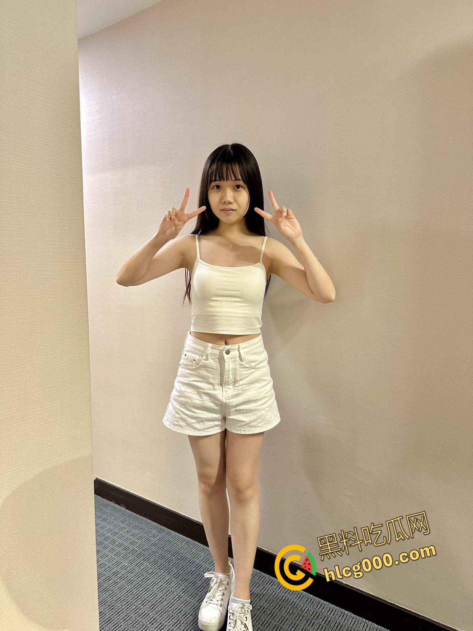 上海交通大学女大学生【余乐华】，被渣男网恋面基，强推调教良家小妹，带上眼罩秒变私人玩物 !-4