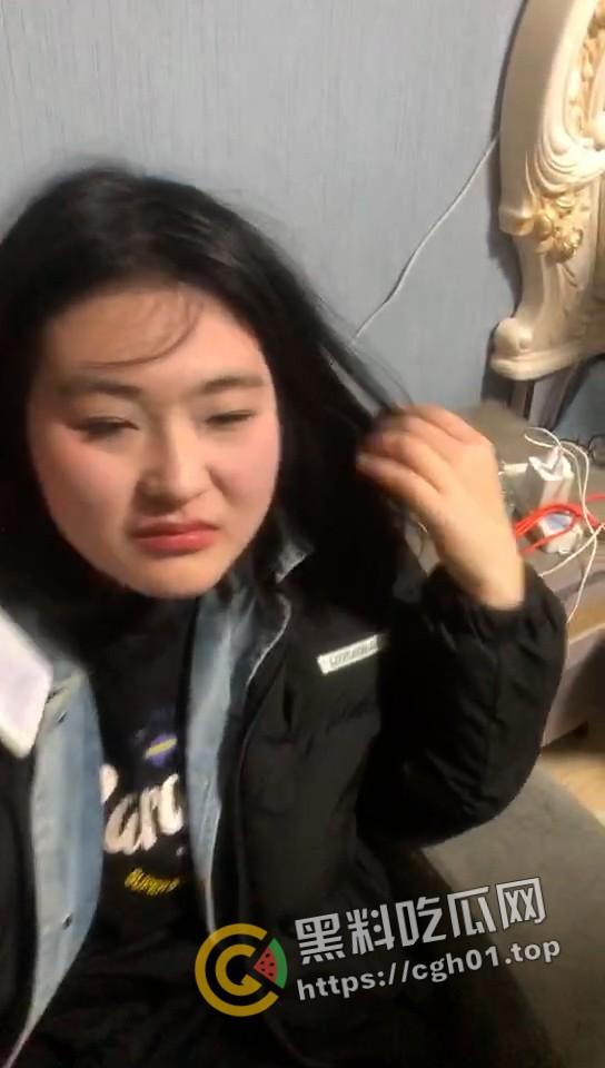 精神小伙版捉奸！暴揍狗男女 女的还是个小坦克 真佩服学弟冒着被揍得风险开坦克-6