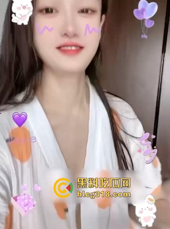 抖音巨乳擦边网红【墨淘淘】付费视频曝光！真空漏奶八字木瓜，粉嫩胴体激情自摸奶香四溢！-3