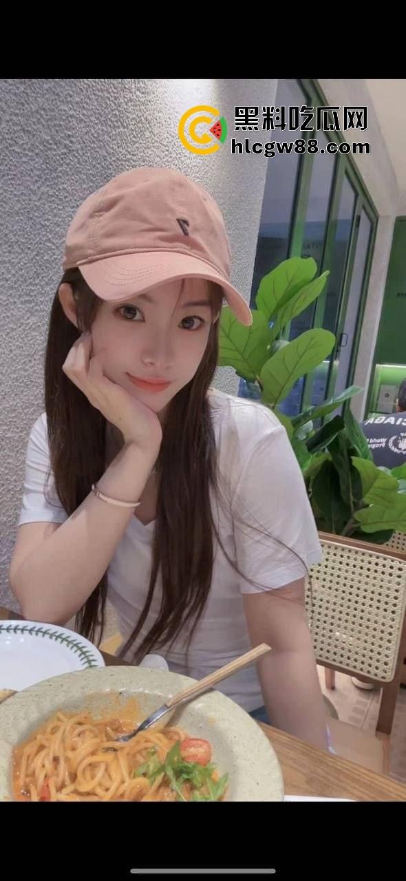 南京艺术学院母狗【刘静婷】约体育生被站立猛蹬，逼操烂还浪叫不停，美女再靓也得舔，鸡巴舔过无数根 ！-2