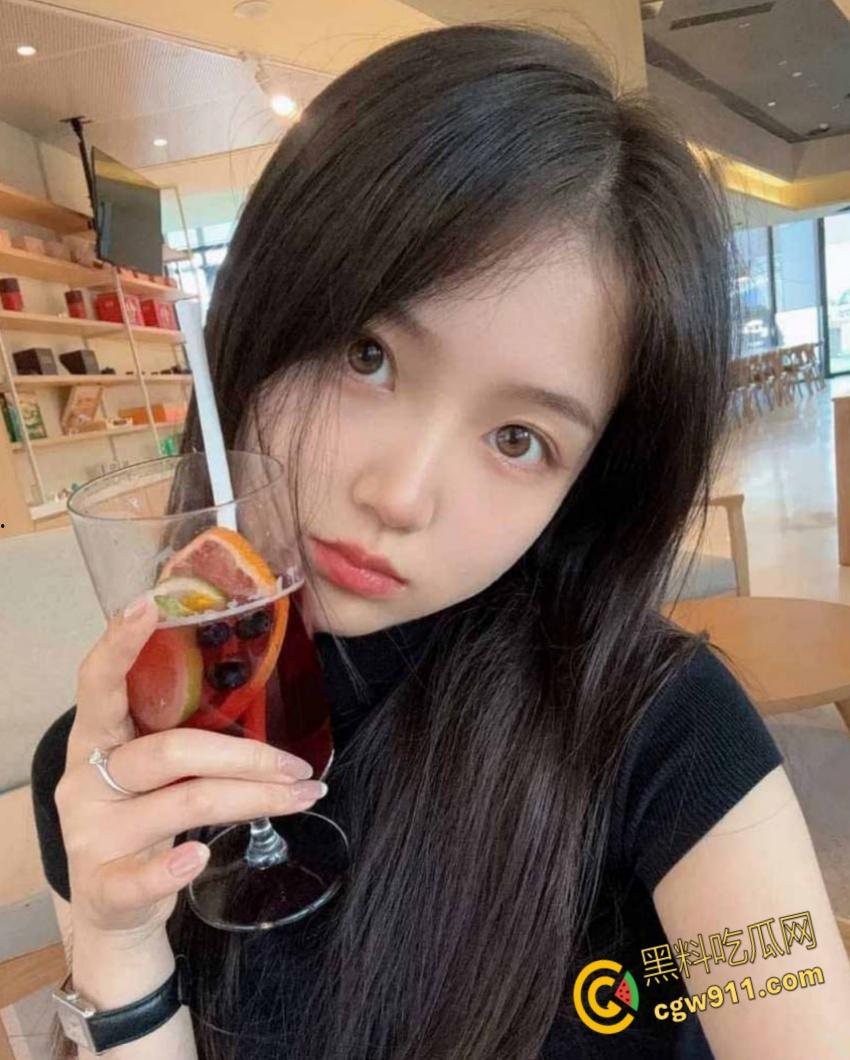 无能老公出差，同城约炮美乳人妻，嘴上说不要身体很诚实，无套爆操饥渴少妇，走的时候还恋恋不舍 ！-1