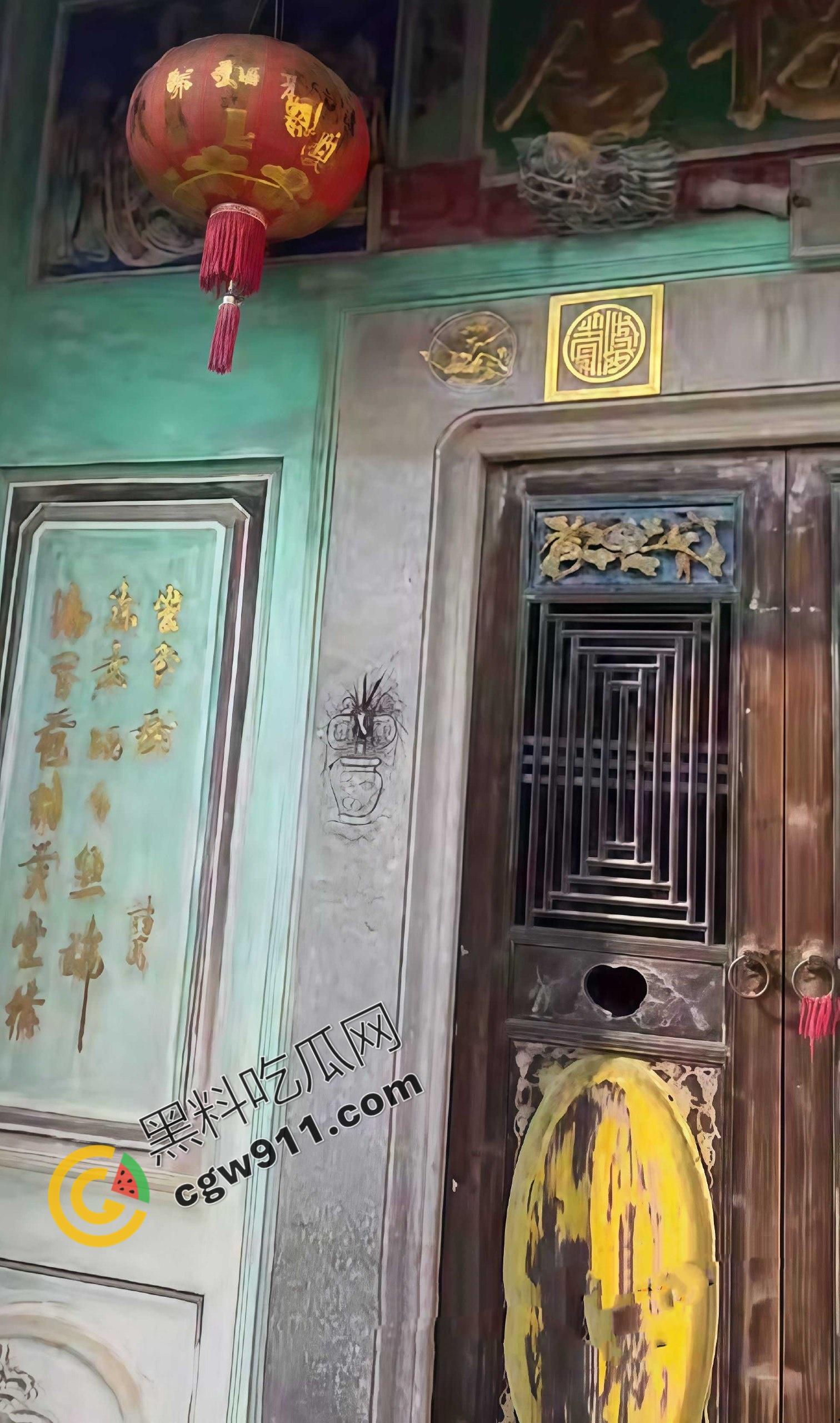 广东普宁惊爆绿帽丑闻：丈夫公开播放妻子出轨证据！三孩皆非亲生，妻家门庭若市，宗祠前成大戏场！-2