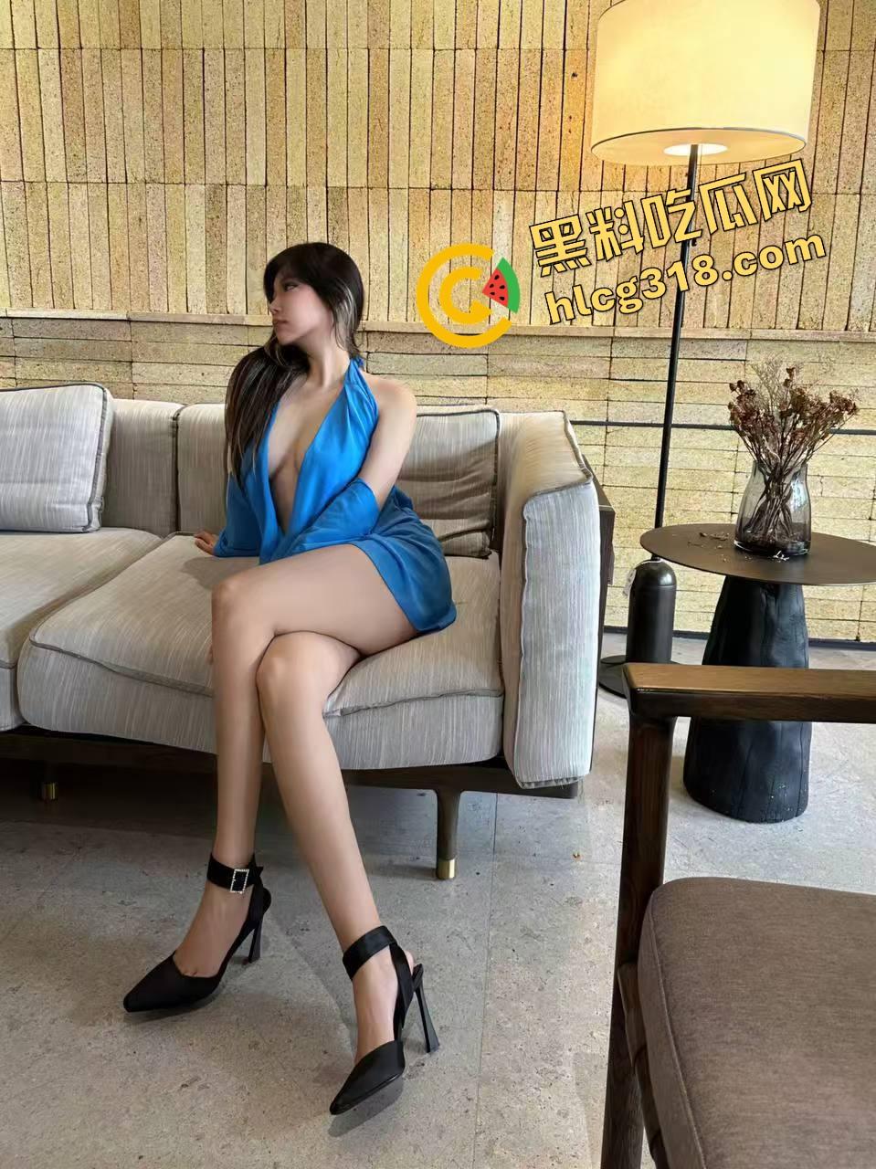 刚睡醒就被骑，表嫂穿着内裤坐上来，这开门见山姿势配上晨勃真的安逸，干完她还紧紧抱着我不撒手！-7