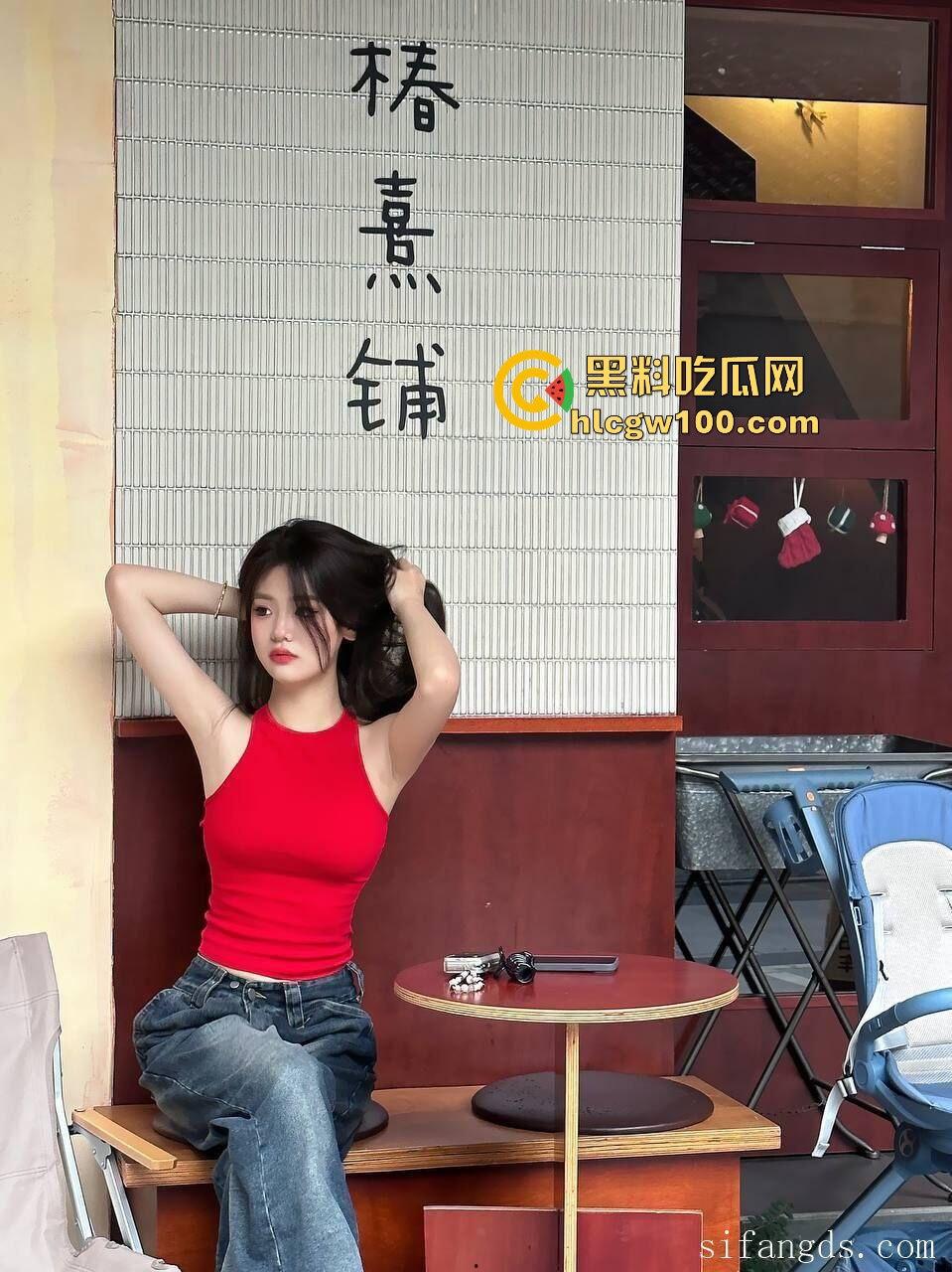 广西大学大一学妹【胡悦宁】不雅视频流出被曝光，娇嫩玉体完美呈现 圣诞母狗满足你所有性欲。-7